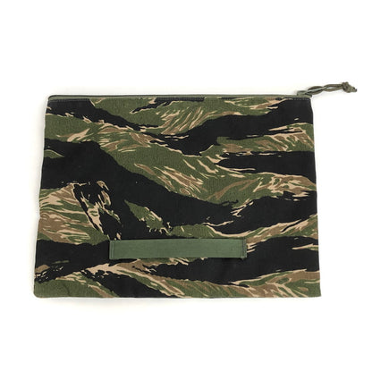 【中古品】【メンズ/レディース】 BEAMS ビームス MIS POUCH クラッチバッグ ポーチ フラットポーチ 鞄 バッグ 188-240909-rs-03-fur カラー：カモフラージュ 万代Net店