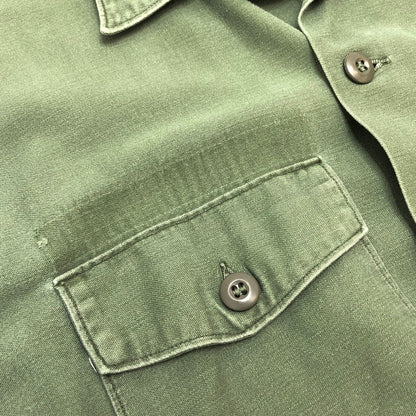 【現状渡し品】【メンズ】 US.ARMY UTILITY SHIRT ユーティリティシャツ ミリタリーシャツ 長袖 トップス 古着 アメカジ系 ヴィンテージ系 145-251201-rs-05-fur サイズ：16 1/2×32 カラー：グリーン・カーキ系 万代Net店