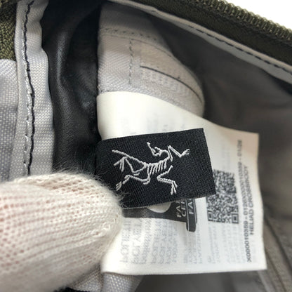 【中古品】【メンズ/レディース】 ARC'TERYX アークテリクス Heliad Crossbody X000010359 クロスボディ ショルダーバッグ 鞄 188-261020-rs-02-fur カラー：ブラック 万代Net店