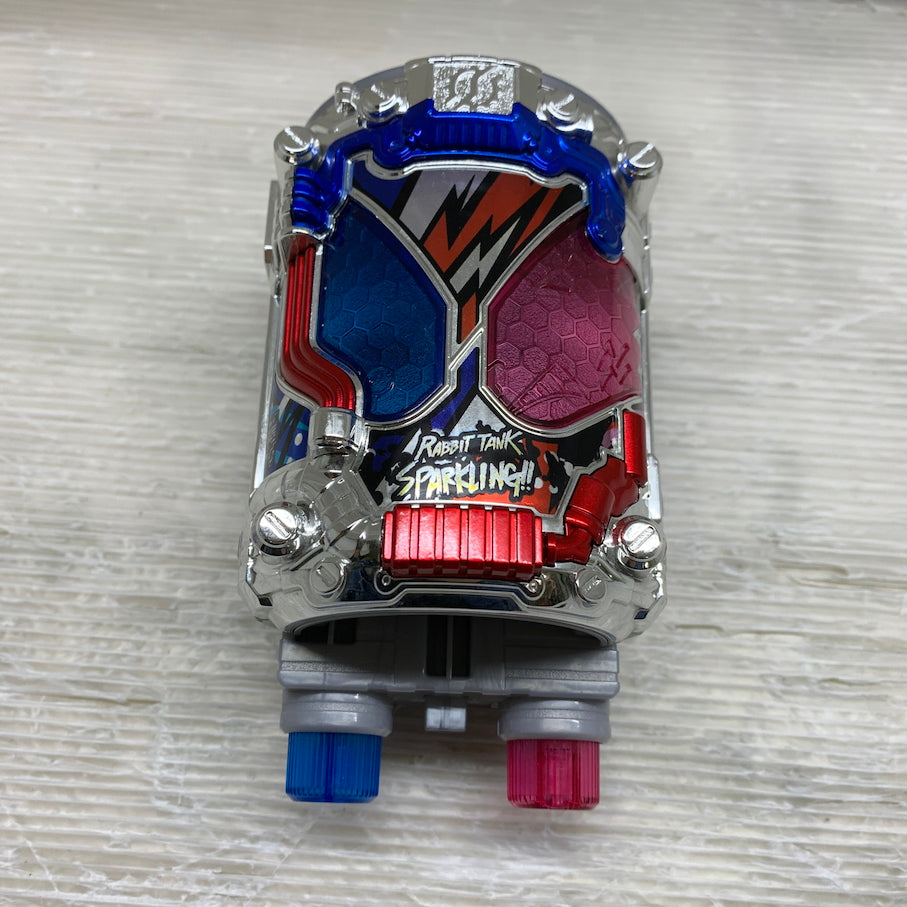 【現状渡し品】 仮面ライダービルド DXラビットタンクスパークリング 042-261028-MS-03-min 万代Net店