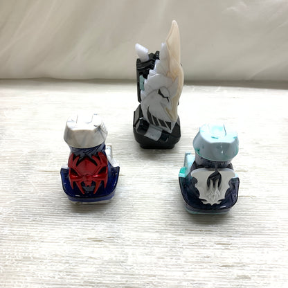 【現状渡し品】 仮面ライダーリバイス DXメモリアルバイスタンプセレクション02 五十嵐大二＆カゲロウ＆ヒロミセット 042-261028-MS-04-min 万代Net店
