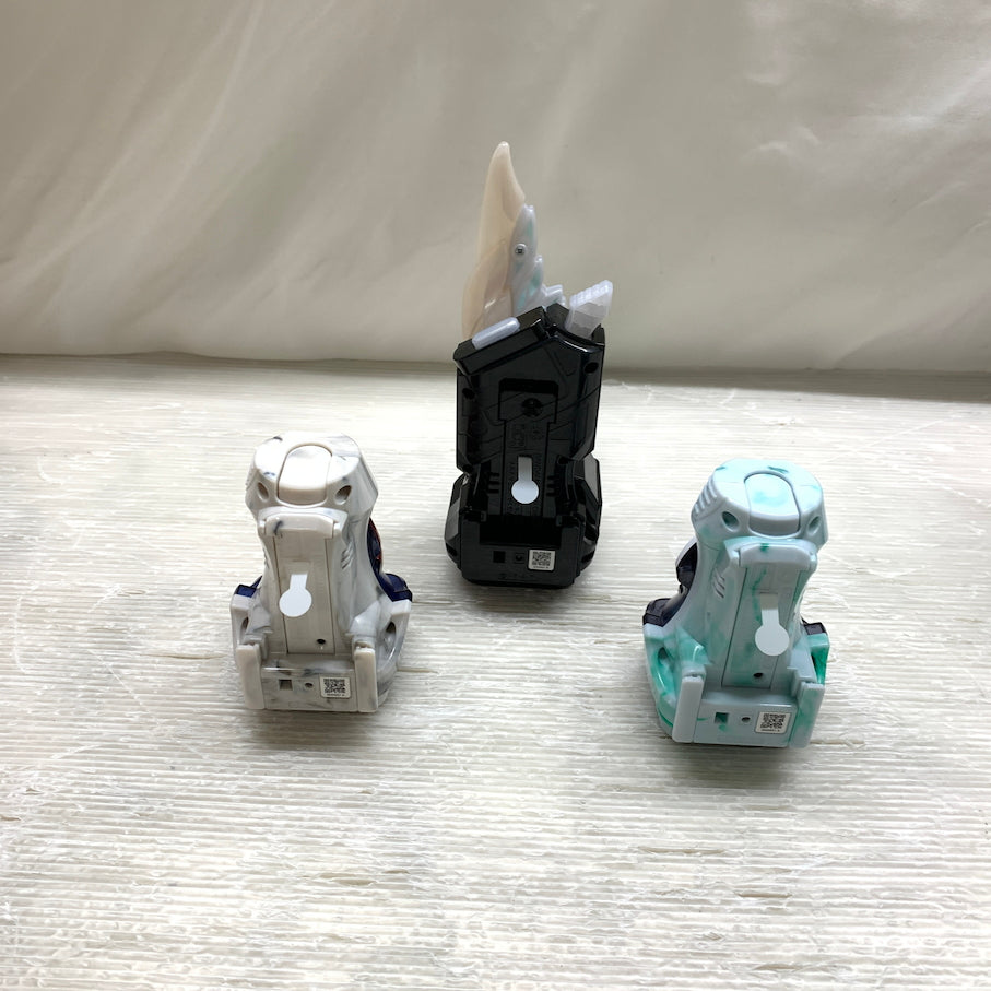 【現状渡し品】 仮面ライダーリバイス DXメモリアルバイスタンプセレクション02 五十嵐大二＆カゲロウ＆ヒロミセット 042-261028-MS-04-min 万代Net店