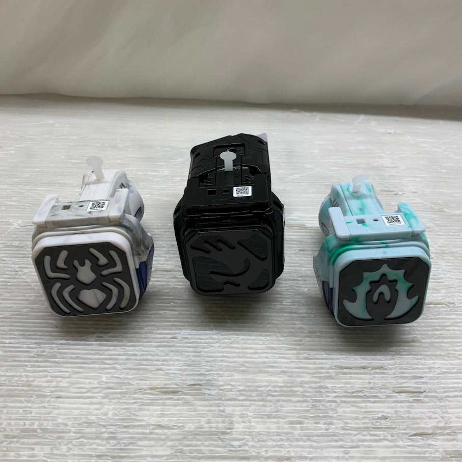 【現状渡し品】 仮面ライダーリバイス DXメモリアルバイスタンプセレクション02 五十嵐大二＆カゲロウ＆ヒロミセット 042-261028-MS-04-min 万代Net店