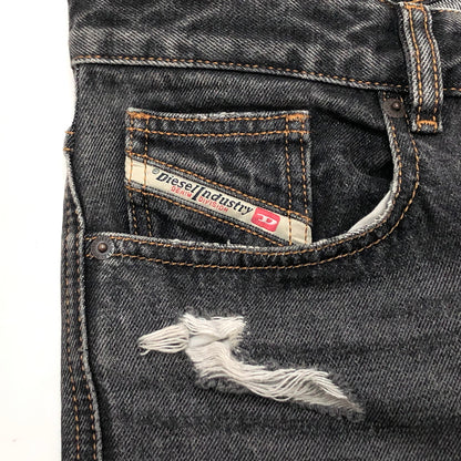 【中古品】【メンズ】 DIESEL ディーゼル D-RISE DENIM PANTS デニムパンツ Gパン ジーンズ ダメージ加工 ボトムス 古着 152-261022-rs-06-fur サイズ：28 カラー：ブラックインディゴ 万代Net店