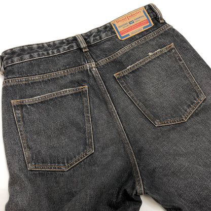 【中古品】【メンズ】 DIESEL ディーゼル D-RISE DENIM PANTS デニムパンツ Gパン ジーンズ ダメージ加工 ボトムス 古着 152-261022-rs-06-fur サイズ：28 カラー：ブラックインディゴ 万代Net店