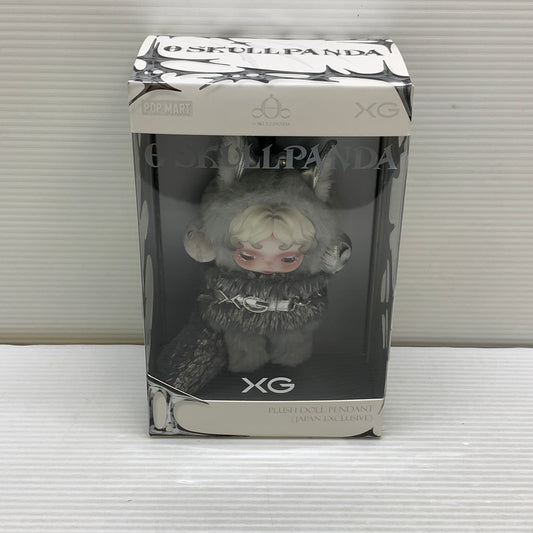 【中古品】 POP MART SKULLPANDA×XG ぬいぐるみペンダント ポップマート 箱あり 039-261016-YT-06-min 万代Net店