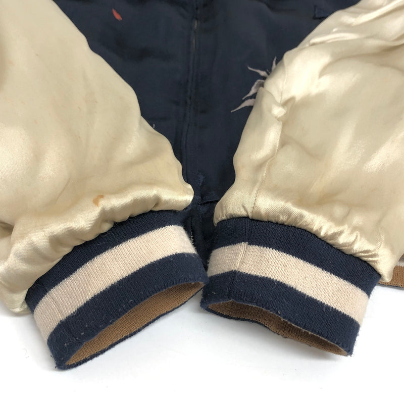 【現状渡し品】【メンズ】 USED REVERSIBLE SOUVENIR JACKET リバーシブル スーベニアジャケット スカジャン アウター "月×鶴×藤×百合" 古着 145-260731-rs-10-fur サイズ：不明 カラー：ネイビー×ブラウン 万代Net店