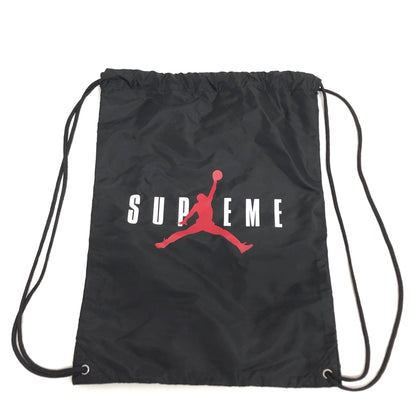 【中古品】【メンズ/レディース】 SUPREME × JORDAN シュプリーム ジョーダン 24FW DRAWSTRING BAGPACK ドローストリングバッグ ナップサック リュック バッグ 鞄 149-261026-rs-02-fur カラー：ブラック 万代Net店