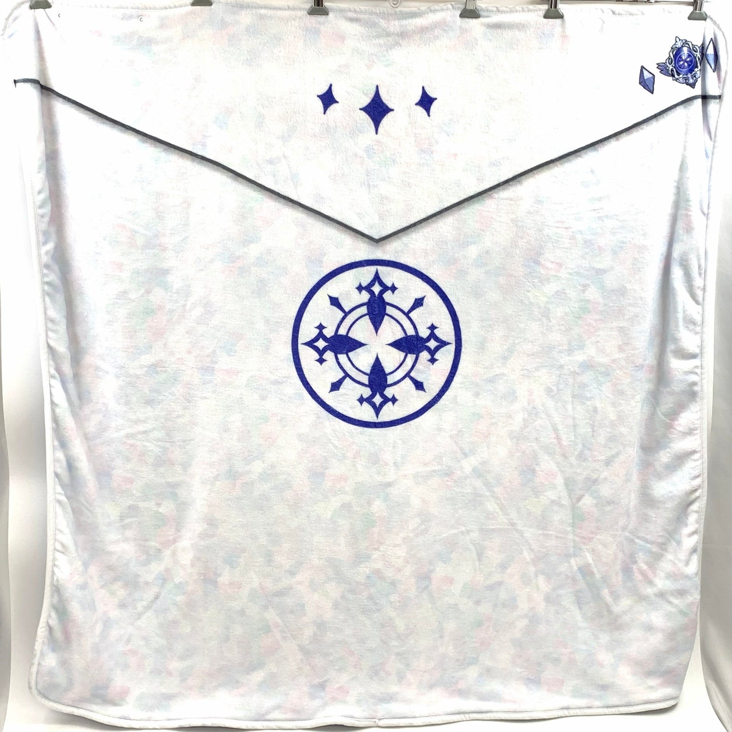 【現状渡し品】 ホロライブEnglish「ENigmatic Recollection」リベスタルクローク風ブランケット おもちゃ 054-250921-ko-01-fur 万代Net店