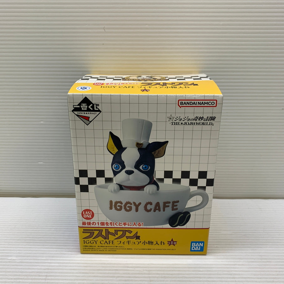 【中古品】 一番くじ ジョジョの奇妙な冒険 THE★JOJOWORLD ラストワン賞 IGGY イギー CAFE フィギュア小物入れ 箱あり バンダイ 051-260817-YT-01-min 万代Net店