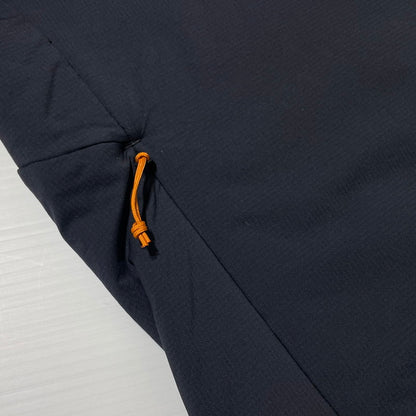 【中古品】【メンズ】 XENAIR ALPINE LIGHT JACKET QIP-01 ゼネア アルパイン ライトジャケット ライトアウター 144-260216-yo-19-tei サイズ：JPN L カラー：ネイビー 万代Net店