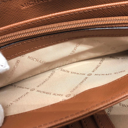 【中古品】【レディース】 MICHAEL KORS マイケルコース 35F8GTVT3B パウダーブラッシュマルチ ジェット セット トラベル シグネチャー ラージ トラベル コンチネンタル ラウンド ジップ 長財布 181-260521-rs-06-fur カラー：バニラ 万代Net店