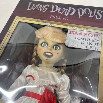 【中古品】 Mezco Living Dead Dolls The Conjuring Kiss of Death Annabelle メズコ LDD リビングデッドドールズ アナベル 死霊館 おもちゃ 055-250906-ns-4-tei 万代Net店