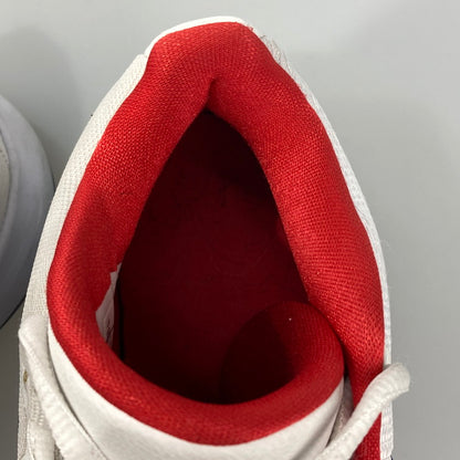 【中古品】【メンズ】 NIKE ナイキ AJ1935-146 KYRIE FLYTRAP EP スニーカー 本体のみ（箱なし） 160-251216-WA-09-iwa サイズ：28cm カラー：ホワイト系 レッド ブルー 万代Net店