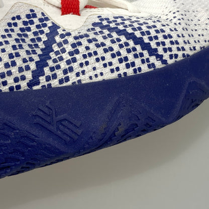 【中古品】【メンズ】 NIKE ナイキ AJ1935-146 KYRIE FLYTRAP EP スニーカー 本体のみ（箱なし） 160-251216-WA-09-iwa サイズ：28cm カラー：ホワイト系 レッド ブルー 万代Net店