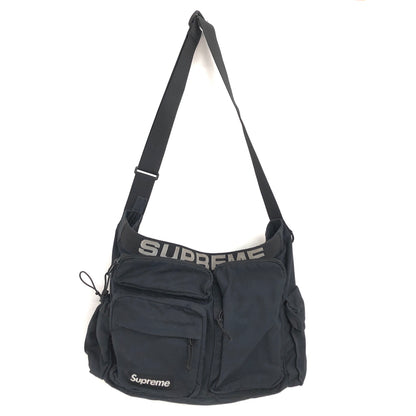 【現状渡し品】【メンズ/レディース】 SUPREME シュプリーム 23SS FIELD MESSENGER BAG ロゴ メッセンジャーバッグ ショルダーバッグ 鞄 149-260810-rs-06-fur カラー：ブラック 万代Net店