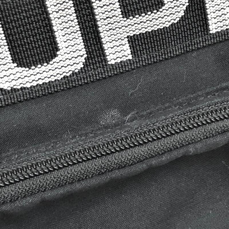 【現状渡し品】【メンズ/レディース】 SUPREME シュプリーム 23SS FIELD MESSENGER BAG ロゴ メッセンジャーバッグ ショルダーバッグ 鞄 149-260810-rs-06-fur カラー：ブラック 万代Net店
