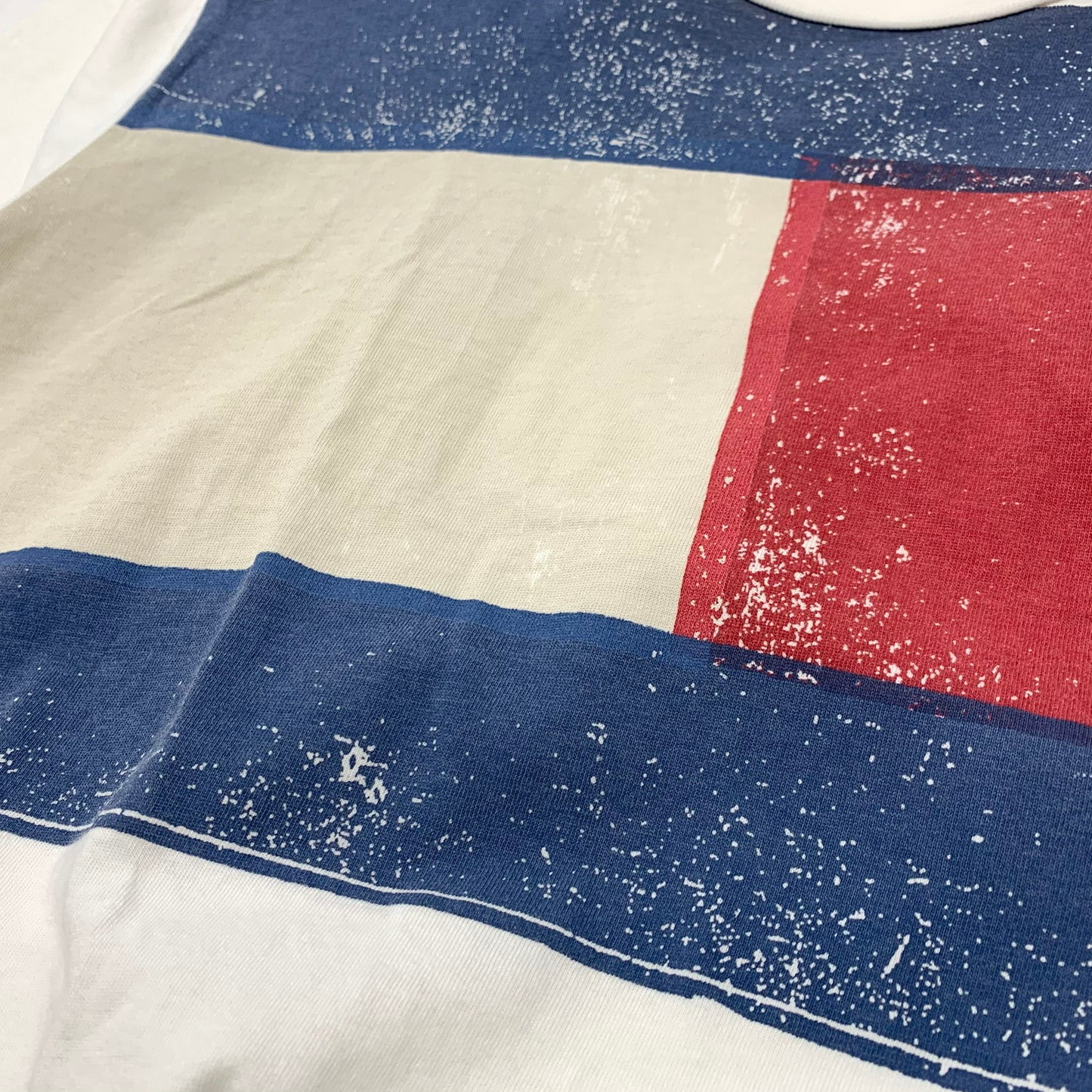 【中古品】【メンズ】 TOMMY HILFIGER トミーヒルフィガー S/S Tee 半袖 プリント Tシャツ 147-260326-ea-03-fur サイズ：S カラー：ホワイト 万代Net店