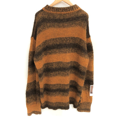 【現状渡し品】【メンズ/レディース】 RAF SIMONS ラフシモンズ Striped Roundneck Sweater With Polaroids ストライプ ニット セーター トップス 古着 141-251216-rs-04-fur サイズ：M カラー：オレンジ/ブラウン系 万代Net店