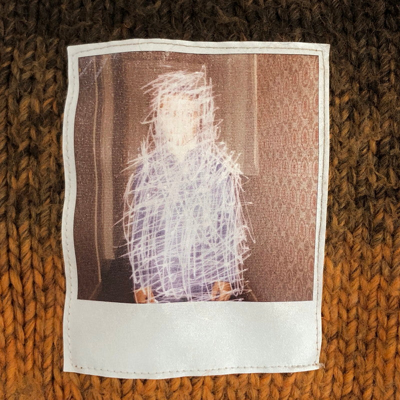 【現状渡し品】【メンズ/レディース】 RAF SIMONS ラフシモンズ Striped Roundneck Sweater With Polaroids ストライプ ニット セーター トップス 古着 141-251216-rs-04-fur サイズ：M カラー：オレンジ/ブラウン系 万代Net店