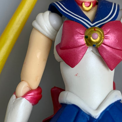 【現状渡し品】 S.H.Figuarts 美少女戦士 セーラームーン 初回封入特典 表情パーツ2種つき 20th フィギュア 040-260604-hu-04-min 万代Net店