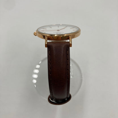 【現状渡し品】【メンズ/レディース】 Daniel Wellington ダニエルウェリントン 腕時計 32mm 革ベルト アナログ時計 197-251219-SY-08-iwa カラー：ホワイト/ゴールド/ブラウン系 万代Net店