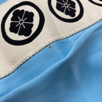 【中古品】【メンズ】 YAMANE ヤマネ 家紋×バス DOWLICK 刺繍 SIDE LINE TRACK JACKET サイドライン トラック ジャケット 145-260509-cs-18-izu サイズ：40 カラー：ライトブルー 万代Net店