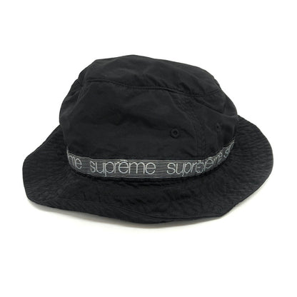 【現状渡し品】【メンズ/レディース】 Supreme シュプリーム Tonal Taping Crusher バケットハット 帽子 185-251222-rs-03-fur サイズ：M/L カラー：ブラック 万代Net店