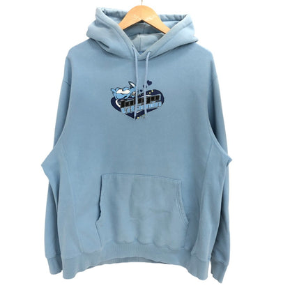 【現状渡し品】【メンズ】 Tokyo Vitamin トーキョービタミン ロゴプリント パーカー フーディー 長袖 トップス 142-260312-rs-01-fur サイズ：XL カラー：ライトブルー 万代Net店