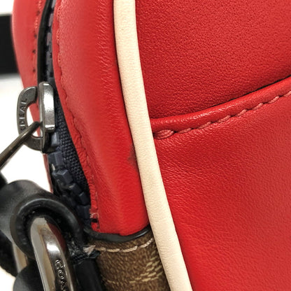 【中古品】【メンズ/レディース】 COACH コーチ × Disney クロスボディ C2021-3331 ショルダーバッグ ミニバッグ シグネチャー レザー カラテ 鞄 180-250703-rs-01-fur カラー：レッド/ブラック/ベージュ系 万代Net店