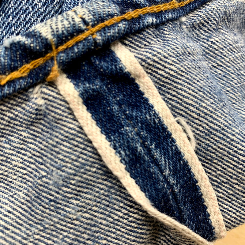 【現状渡し品】【メンズ】 Levi's リーバイス 刻印6 SMALL-E スモール-E 不均等V バックポケット 裾チェーン 黒カン 赤耳 501 DENIM PANTS デニム パンツ ズボン ボトムス 157-250617-ya-05-izu サイズ：34×36 カラー：ライトインディゴ 万代Net店