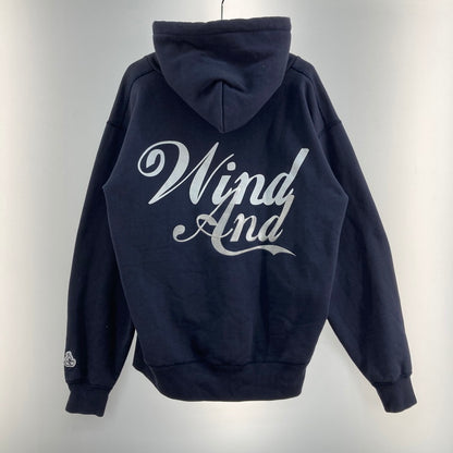 【中古品】【メンズ】 WIND AND SEA 兎珈琲コラボ HOODIE パーカー 147-260311-WA-08-iwa サイズ：M カラー：ネイビー 万代Net店