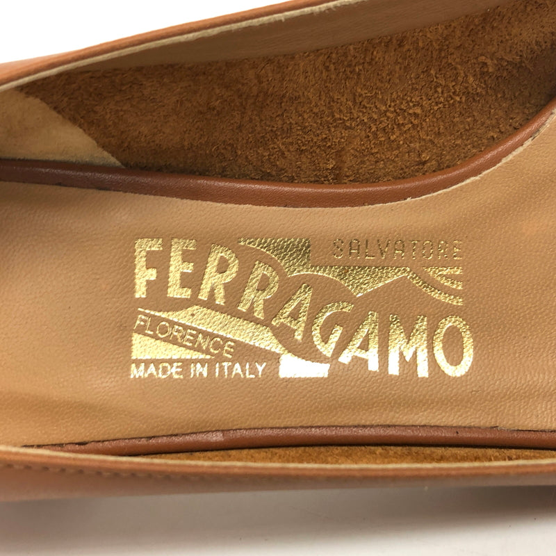 【中古品】【レディース】 FERRAGAMO フェラガモ VARA DB36321 ヴァラ パンプス リボン シューズ 靴 167-260826-rs-08-fur サイズ：4 (約21.5cm相当) カラー：キャメル 万代Net店