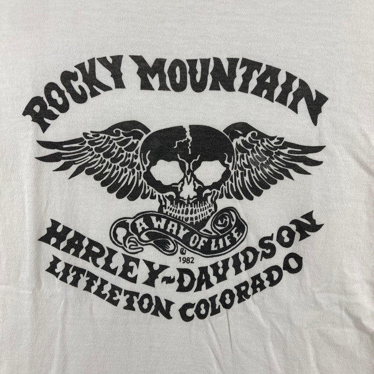 【中古品】【メンズ】 HARLEY DAVIDSON ハーレーダビッドソン ROCKY MOUNTAIN スカルウイング 80S 1982 Tシャツ 146-250228-OR-08-iwa サイズ：XS～S程度 カラー：ホワイト系 万代Net店