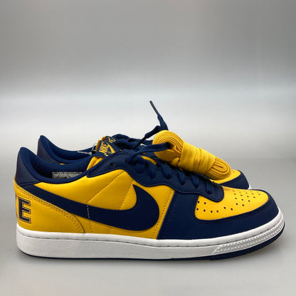 【中古美品】【メンズ】 NIKE ナイキ FJ4206-700 TERMINATOR LOW OG スニーカー 160-251211-WA-11-iwa サイズ：26cm カラー：UNIVERSITY GOLD/NAVY-WHITE 万代Net店