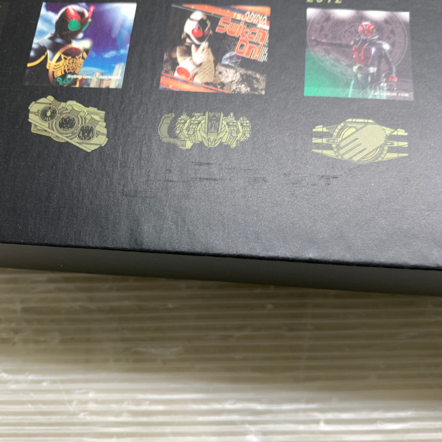 【現状渡し品】 昭和ライダー&平成ライダーTV主題歌 コンプリートベストCD 042-260911-MS-03-min 万代Net店