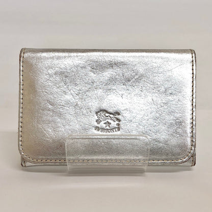 【現状渡し品】【メンズ/レディース】 IL BISONTE イル ビゾンテ CARD CASE SCC004PV0012 カードケース パスケース 名刺入れ カードホルダー 定期入れ レザー 201-250711-rs-04-fur カラー：メタリックシルバー系 万代Net店