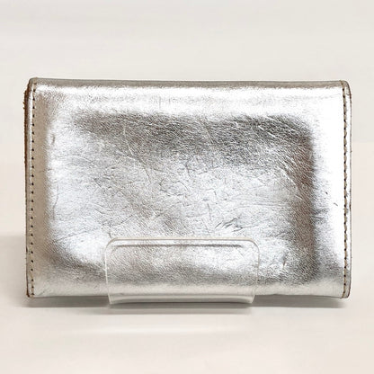 【現状渡し品】【メンズ/レディース】 IL BISONTE イル ビゾンテ CARD CASE SCC004PV0012 カードケース パスケース 名刺入れ カードホルダー 定期入れ レザー 201-250711-rs-04-fur カラー：メタリックシルバー系 万代Net店