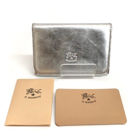 【現状渡し品】【メンズ/レディース】 IL BISONTE イル ビゾンテ CARD CASE SCC004PV0012 カードケース パスケース 名刺入れ カードホルダー 定期入れ レザー 201-250711-rs-04-fur カラー：メタリックシルバー系 万代Net店