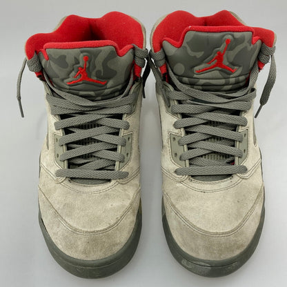 【中古品】【メンズ】 NIKE ナイキ 136027-051 AIR JORDAN 5 RETRO P51 CAMO スニーカー 本体のみ（箱なし） 160-251214-WA-05-iwa サイズ：28.5cm カラー：カーキ レッド 万代Net店