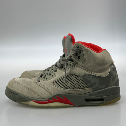 【中古品】【メンズ】 NIKE ナイキ 136027-051 AIR JORDAN 5 RETRO P51 CAMO スニーカー 本体のみ（箱なし） 160-251214-WA-05-iwa サイズ：28.5cm カラー：カーキ レッド 万代Net店