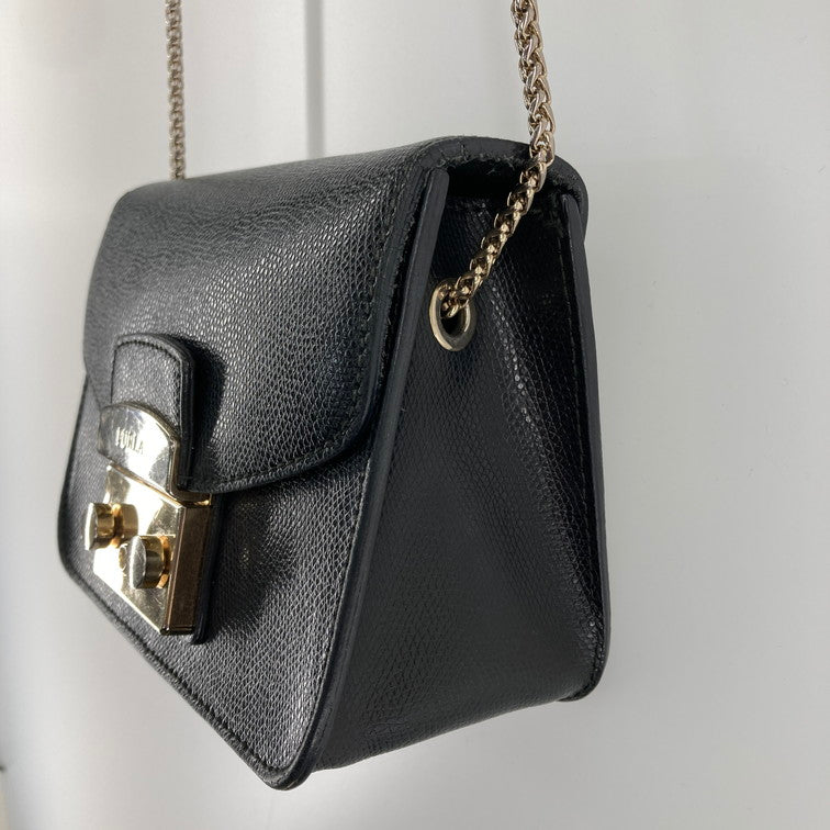 【現状渡し品】【レディース】 Furla フルラ METROPOLIS MINI SHOULDER メトロポリス ミニ ショルダーバッグ 180-250304-OR-06-iwa カラー：ブラック/ゴールド系 万代Net店