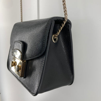 【現状渡し品】【レディース】 Furla フルラ METROPOLIS MINI SHOULDER メトロポリス ミニ ショルダーバッグ 180-250304-OR-06-iwa カラー：ブラック/ゴールド系 万代Net店