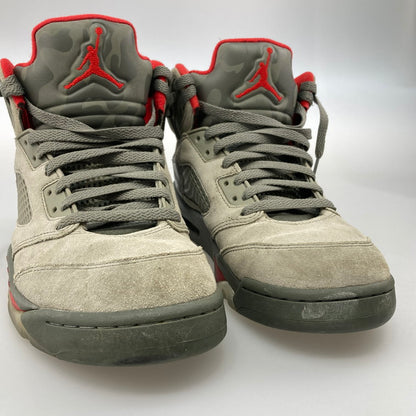 【中古品】【メンズ】 NIKE ナイキ 136027-051 AIR JORDAN 5 RETRO P51 CAMO スニーカー 本体のみ（箱なし） 160-251214-WA-05-iwa サイズ：28.5cm カラー：カーキ レッド 万代Net店