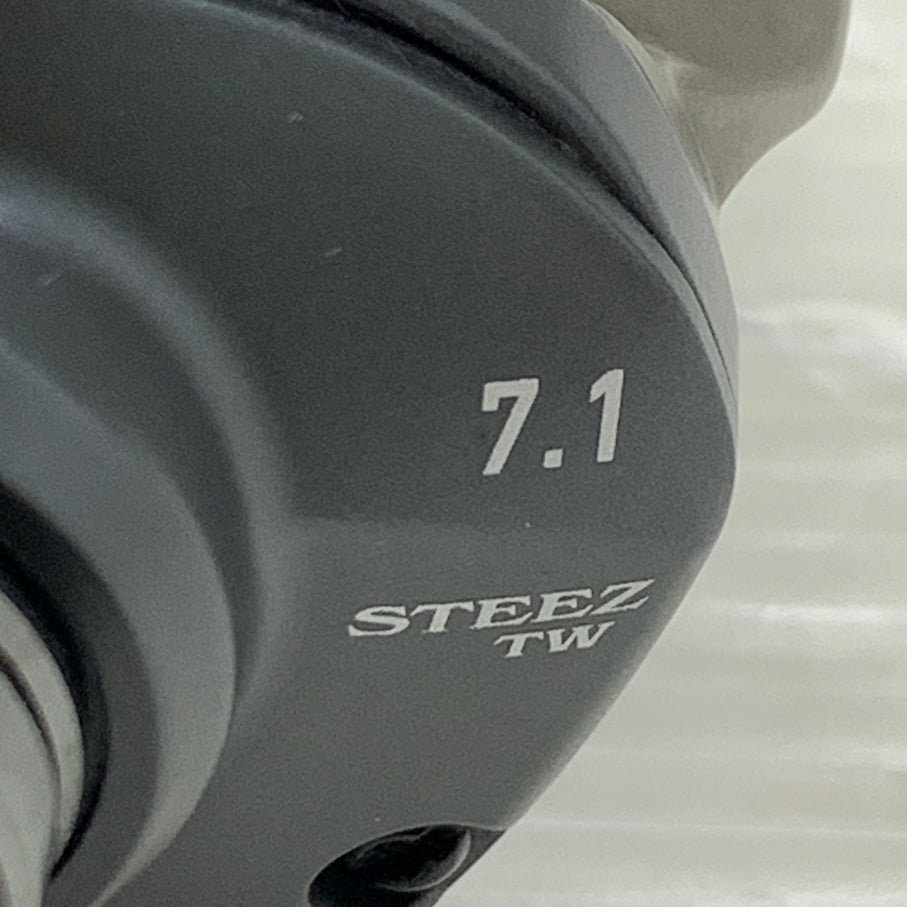 【現状渡し品】 ダイワ 17スティーズ A TW 1016SHL 134-260225-MS-02-min 万代Net店