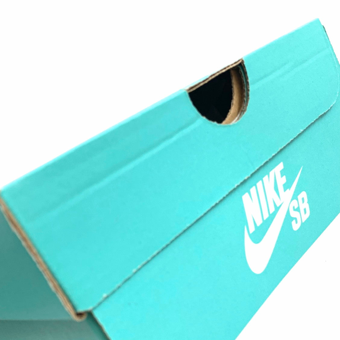 【中古品】【メンズ】 NIKE ナイキ SB アリウープ SB Alleyoop シューズ 靴 160-251214-yu-03-fur サイズ：27.5cm カラー：ホワイト/ブラック 万代Net店