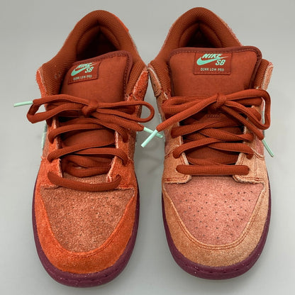 【中古品】【メンズ】 NIKE ナイキ SB DV5429-601 DUNK LOW PRO PRM MYSTIC RED AND ROSEWOOD ダンク ロー プロ プレミアム スニーカー 160-251219-WA-06-iwa サイズ：28.5cm カラー：MYSTIC RED/EMERALD RISE 万代Net店