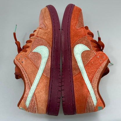 【中古品】【メンズ】 NIKE ナイキ SB DV5429-601 DUNK LOW PRO PRM MYSTIC RED AND ROSEWOOD ダンク ロー プロ プレミアム スニーカー 160-251219-WA-06-iwa サイズ：28.5cm カラー：MYSTIC RED/EMERALD RISE 万代Net店