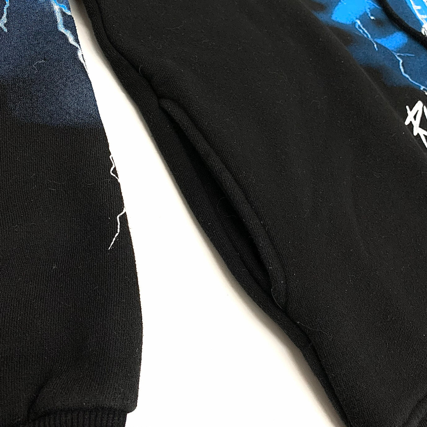 【現状渡し品】METALLICA メタリカ バンド フーディー トレーナー プルパーカー ロック 147-251216-yu-01-fur サイズ：不明 カラー：ブラック 万代Net店