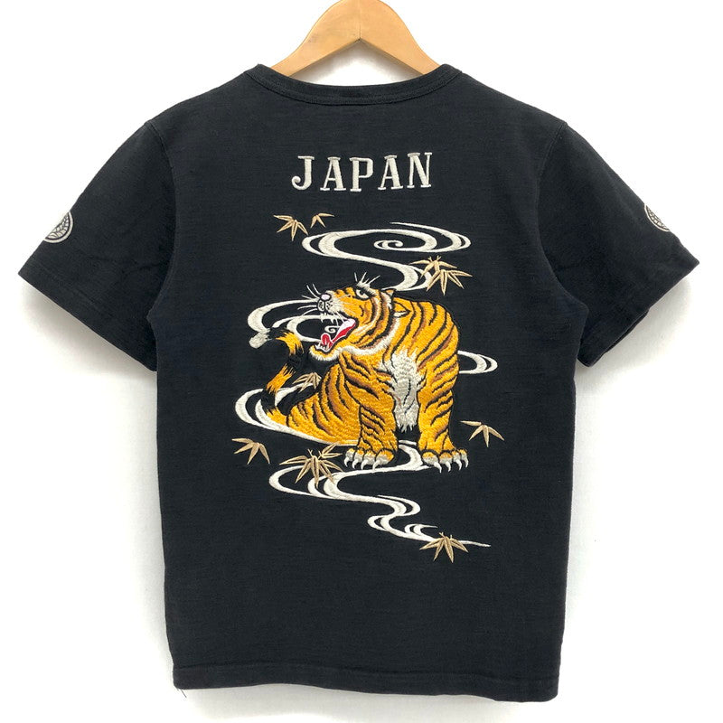 【現状渡し品】【メンズ】 CROPPED HEADS クロップドヘッズ S/S TEE Tシャツ タイガー 虎 刺繍 和柄 半袖 トップス アメカジ系 145-250401-rs-04-fur サイズ：S カラー：ブラック 万代Net店
